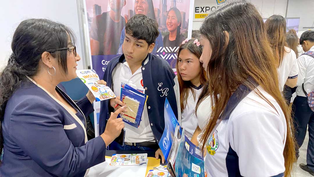 COPEI PRESENTE EN LA FERIA DEL COLE A LA U